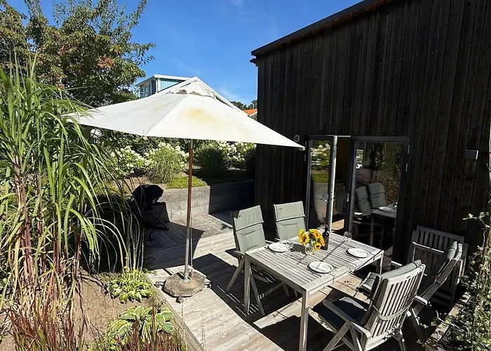 Guesthouse Near The Sea