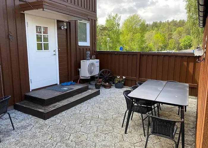 Townhouse In A Quiet Green Area
